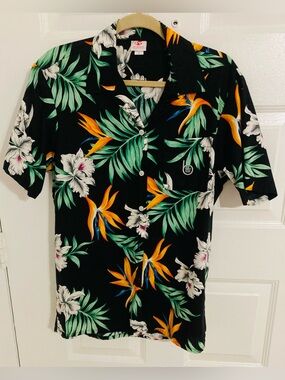 SCORPIO Hawaiian Multicolor floral vintage Shirt size Large / Made In USA
